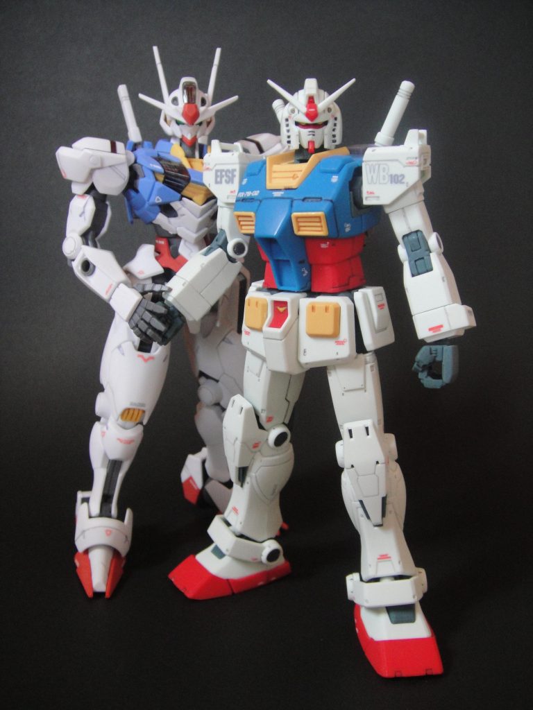 最新のガンダムシリーズ「水星の魔女」の主人公機エアリアルと。こんな構図の写真を載せていると歳がバレる・・・（違う意味でZ世代です）