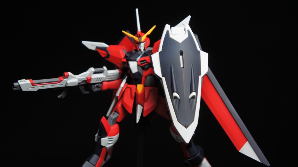 配色赤色：ハーマンレッドとマルーンレッドを1:1黄色：橙黄色水色：エアースぺリオリティーブルー藍色：純色シアンとハーマンレッドを2:1白色：アルティメットホワイトにニュートラルグレーを少量グレー：NAZCA　メカサフヘヴィ 