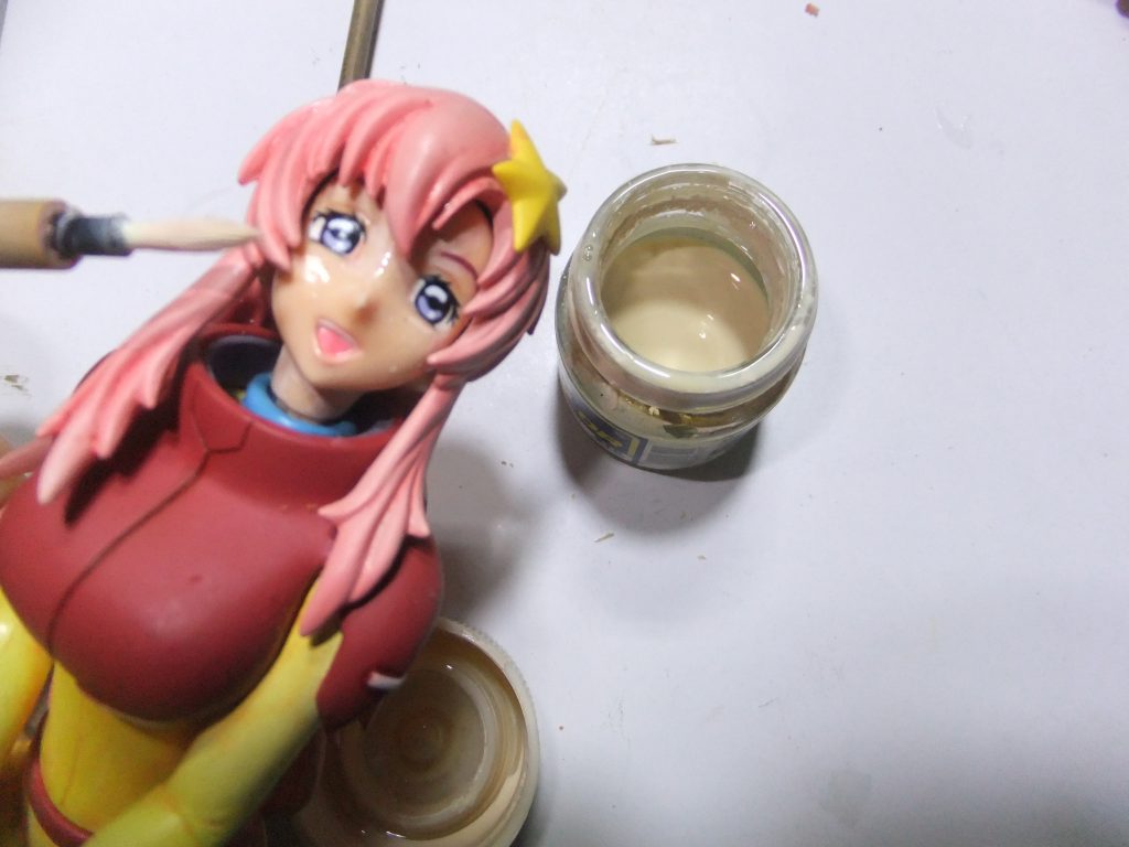 くすんだ色合いの肌色もクレオスキャラクターフレッシュ①で色補正を行います😁