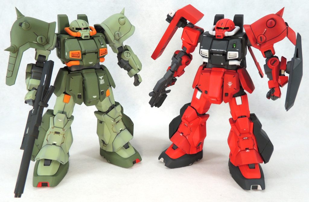 かくれハイザック（ハイザックカスタム）との比較。そういえば、ホビーハイザックのキットの秀逸さを認めつつも、これまでバリエーション機への改造に専念していたため、本来の「ホビーハイザック」としての完成品は手元にありません…。