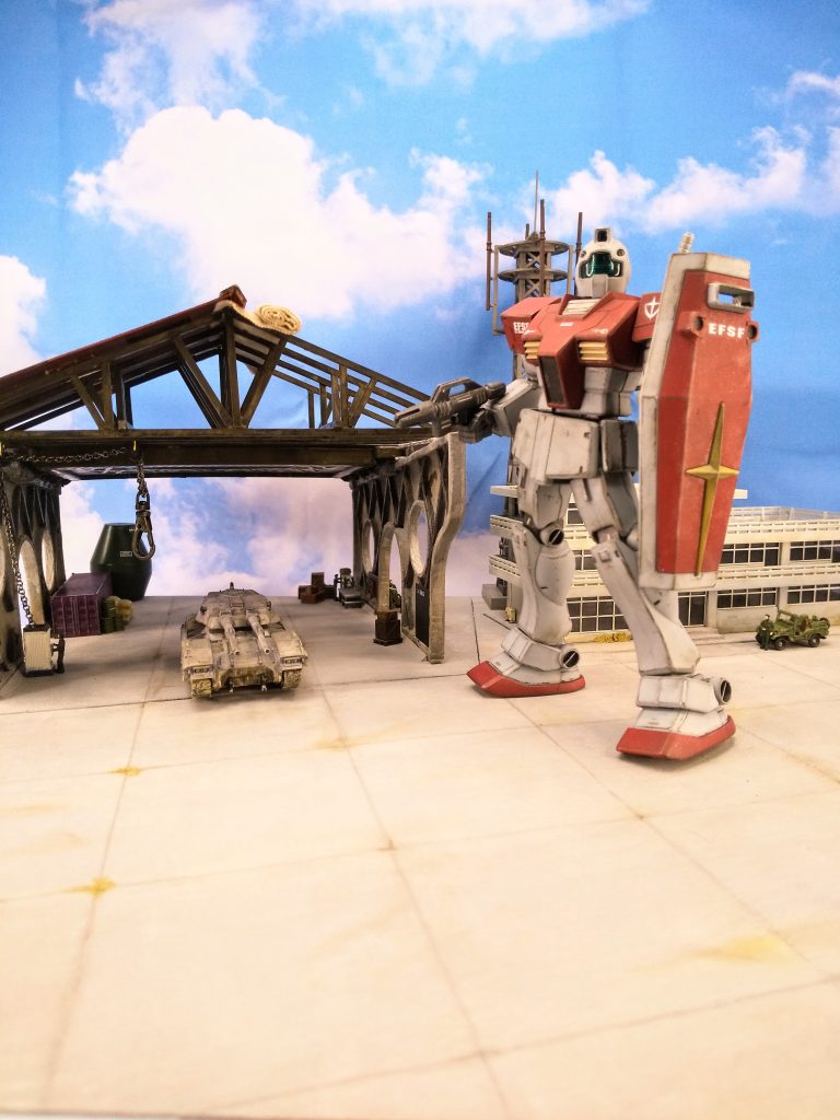 クソ…いきなりゲームオーバーしてしまったじゃないか…気を取り直してコンティニューだ…今度はあんなオッカナイ奴が出てこない辺境の基地からスタートするぞ。