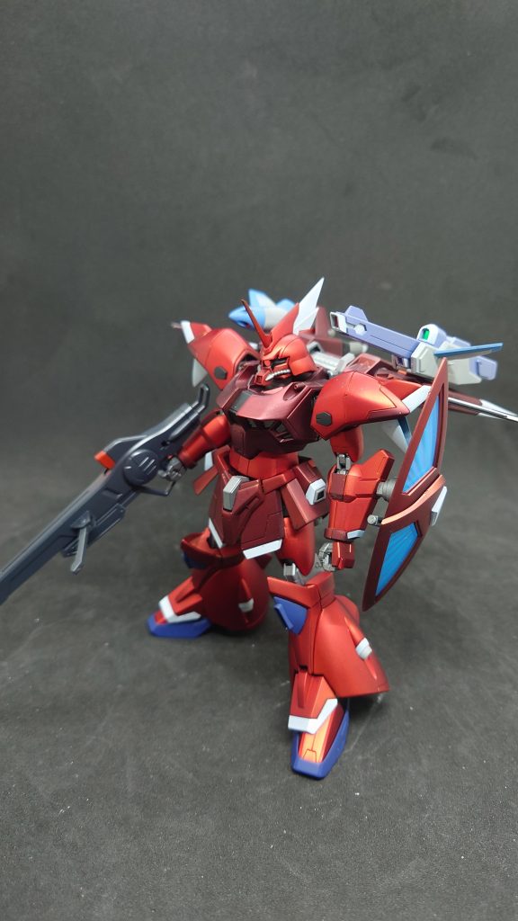 ゴールド下地だから強く光が当たるとオレンジっぽくなるのが良いですね!