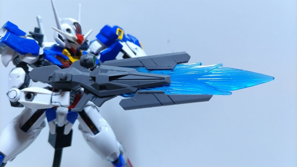 出力を切り替えビームブレイドとして運用も可能。ルブリスに搭載されていたものを彷彿とさせる。