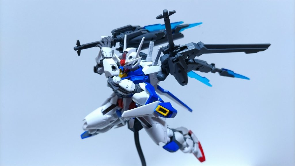 今回はガンダムマーカーで塗り分けに挑戦してみました。次は缶スプレーでオリジナルカラーもやってみたいですね~。