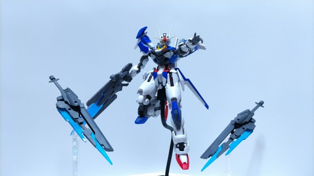 バスターソードビット: イカロスビットを独立飛行させることも可能。