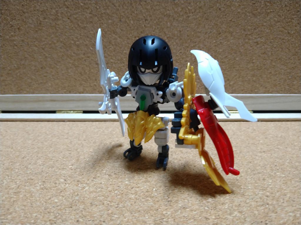 盾として構える事も出来ます。そして