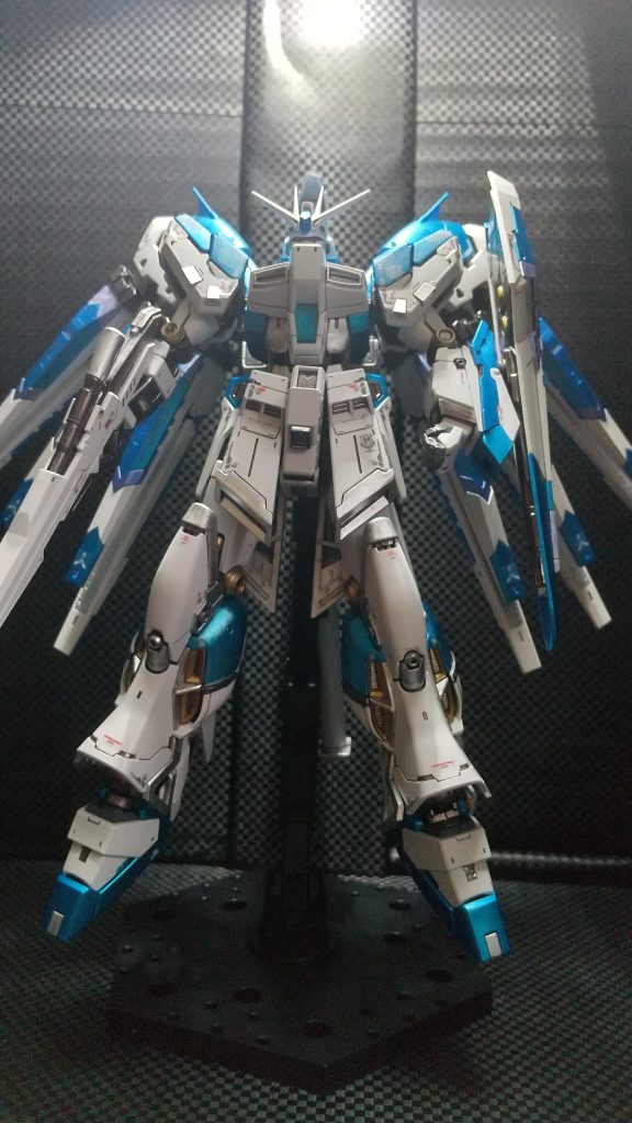 白以外の箇所はガンダムマーカーでちょこちょこっと塗りました