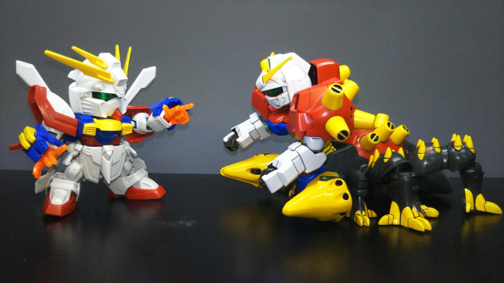 SDゴッドガンダムも買って有りますが、まだ色塗りを始めてませんｗSDガンダムコンバットというカードダスに収録されているゴッドガンダムの飛行型や水中型のデザインが好きなので、ゴッドガンダムは改造するかもしれません。