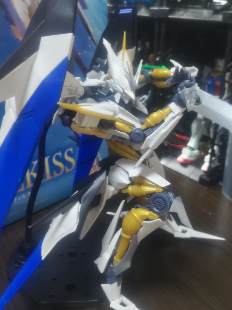 ヴィルキス–3枚目/制作者：園崎 久遠