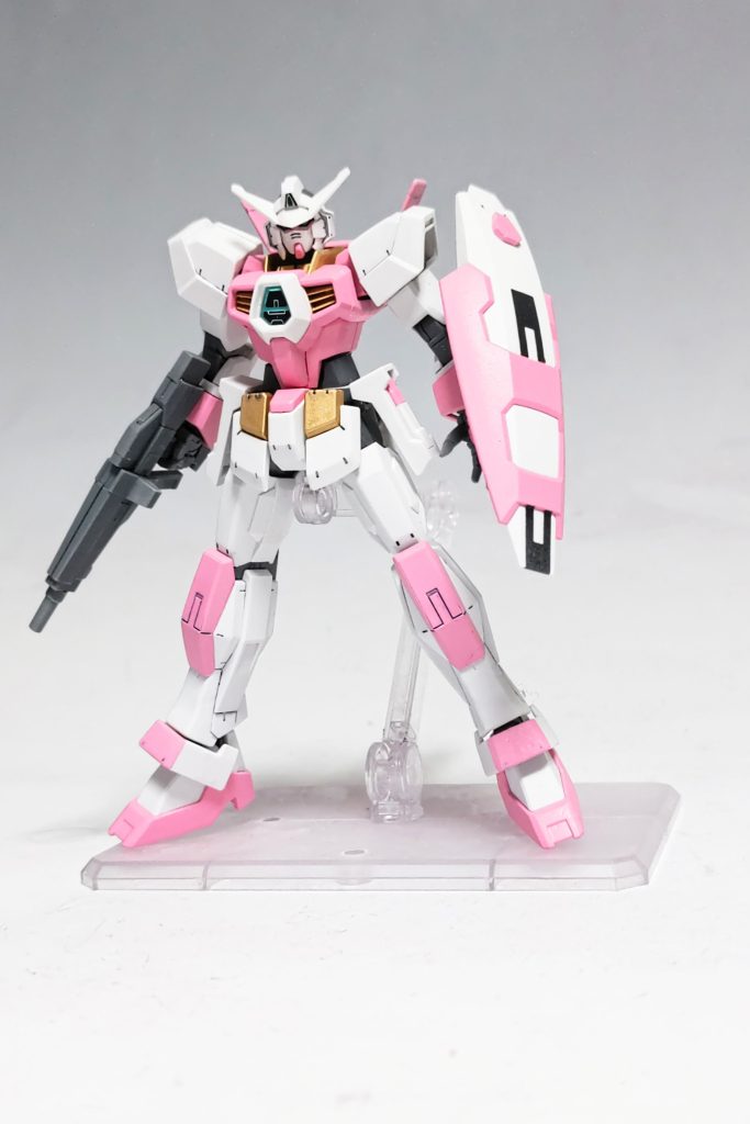 ホイルシール使用ラッカー、エナメル、ガンマカ、トップコートでの塗装です。シールドに余りパーツを切り貼りしてます。