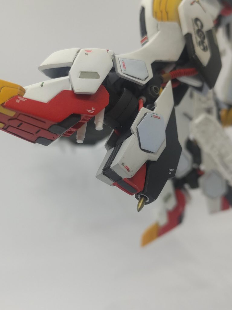 両踵のパイルバンカーも出し入れできます😁