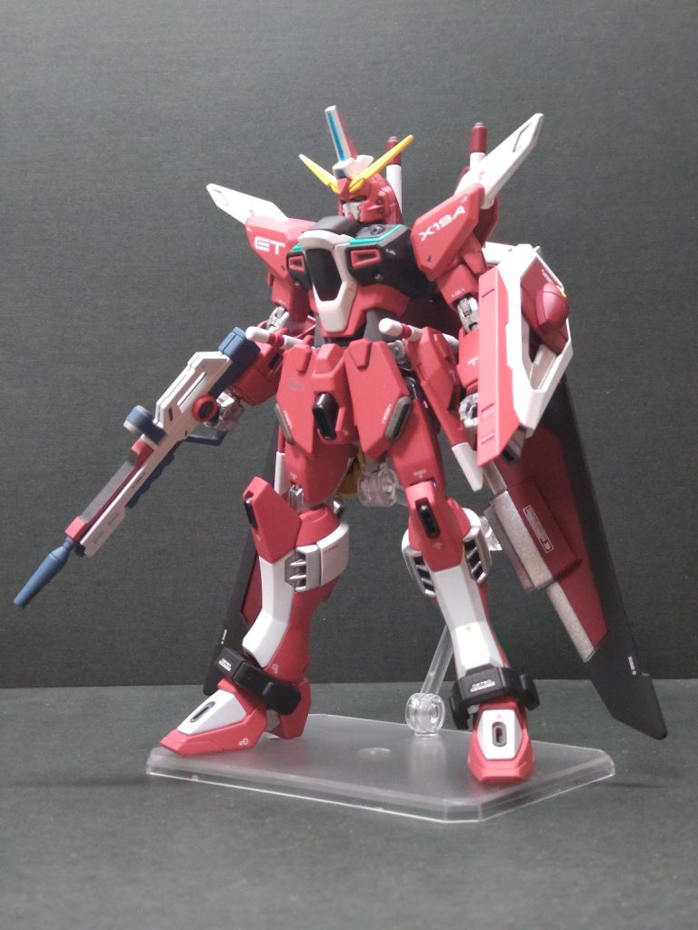 いつもの水性ホビーカラー、充電式エアブラシでの全塗装です