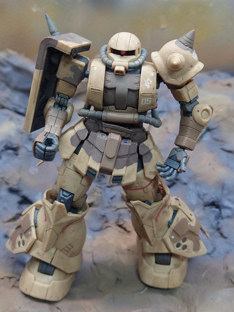 成形色仕上げなので、ガッツリウェザリングカラーで汚してあげてます（笑）