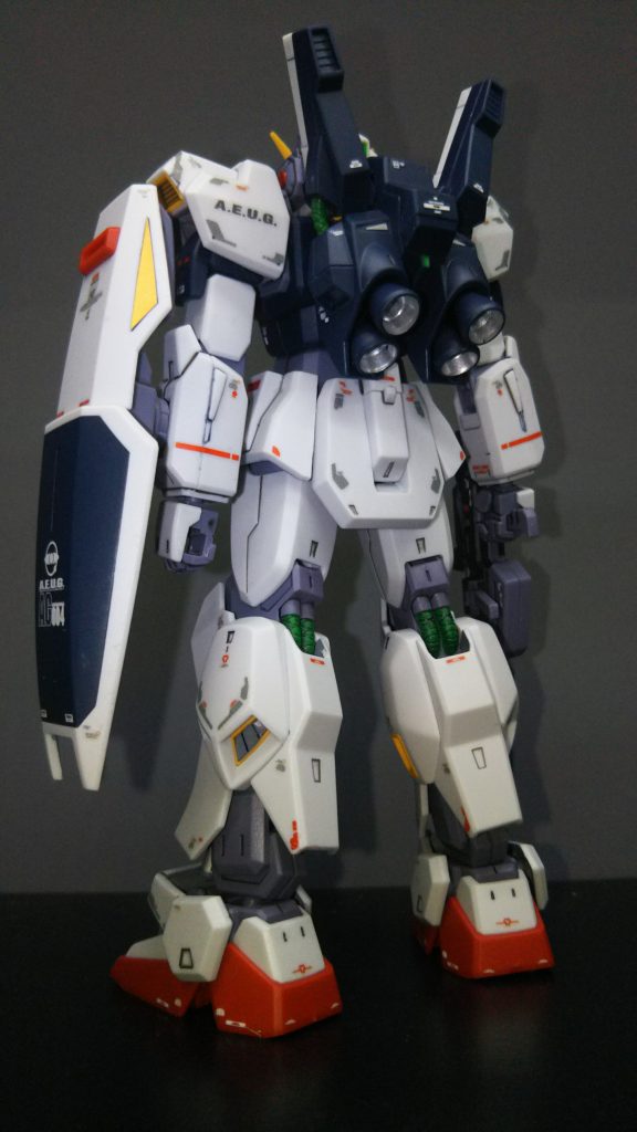 RGの物だけでなく、他からも流用しています。…ところでZ時代のMSの動力パイプって緑に塗りたくなりませんか?w