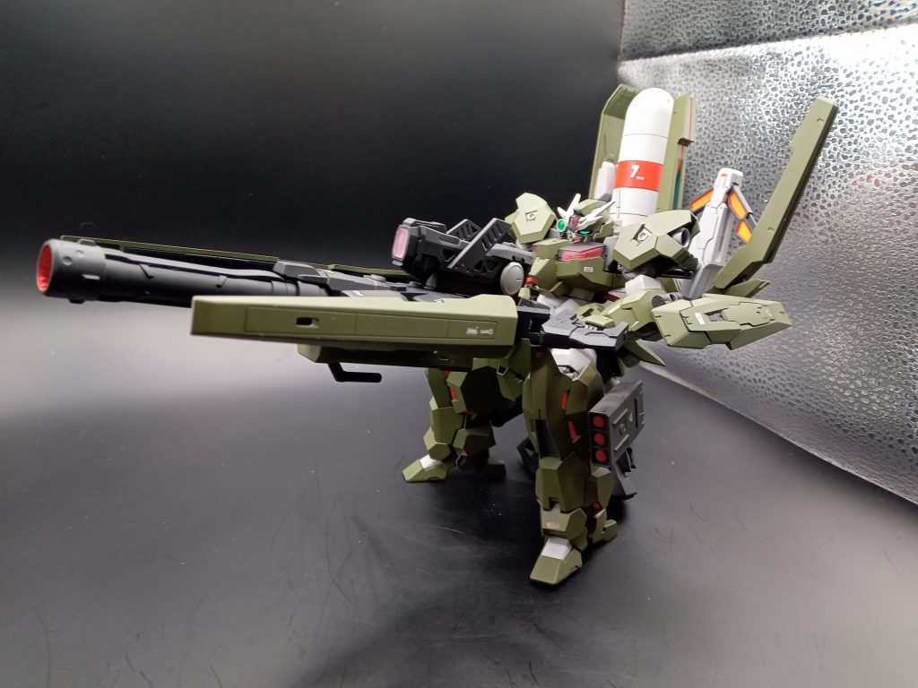 ゴテゴテしているので可動はあまりしません。