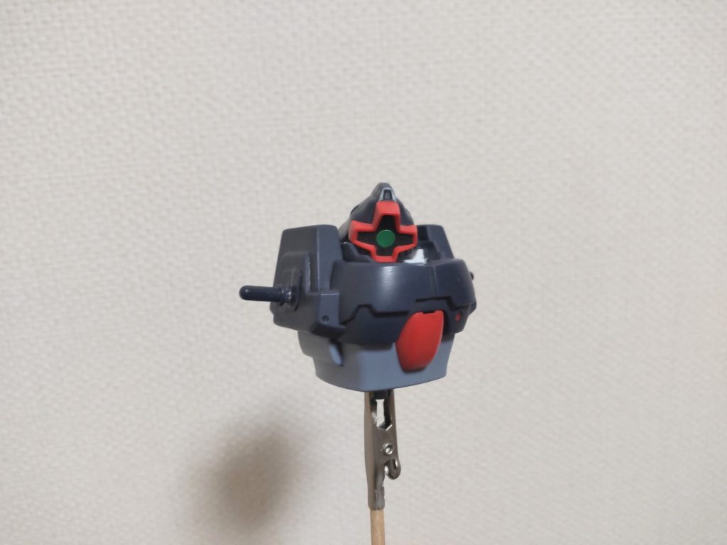 頭部の位置を上げて顎を引いているようにしてます。改修したのはコレぐらい。