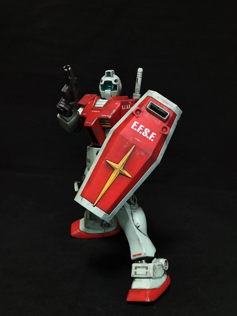 シールドを構えて。