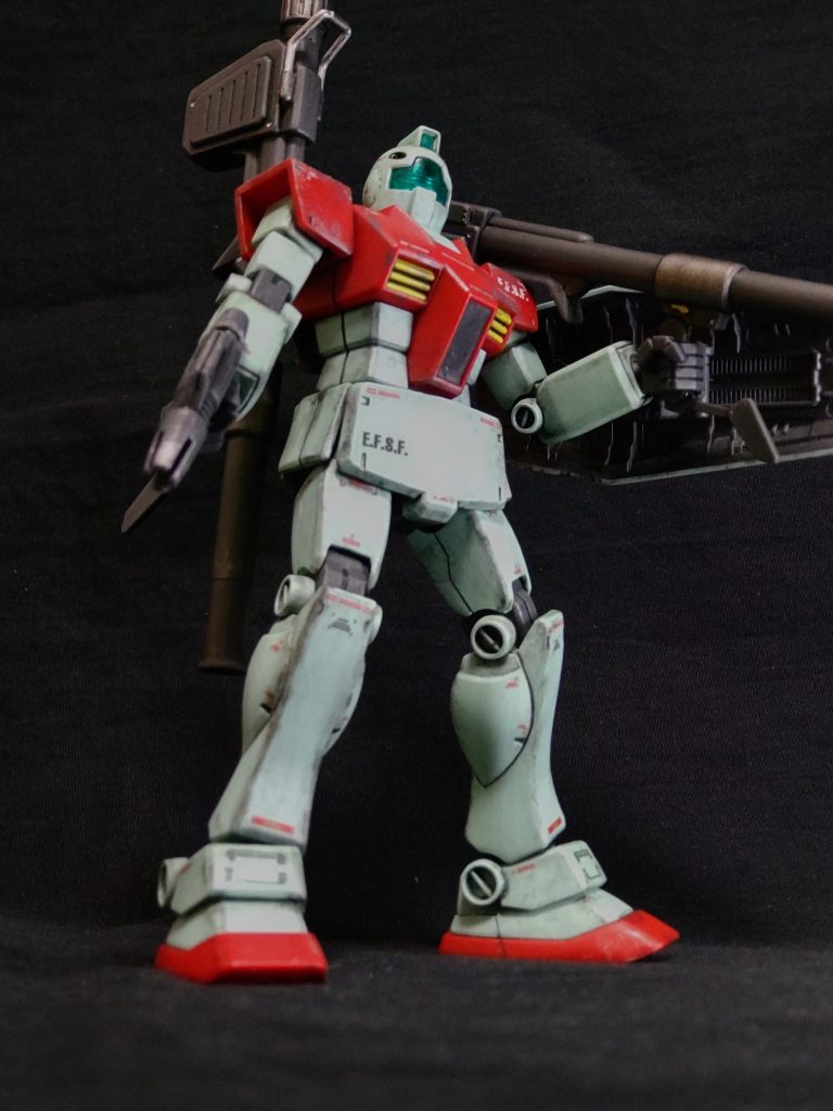 バズーカも持たせて煽り気味に撮影。