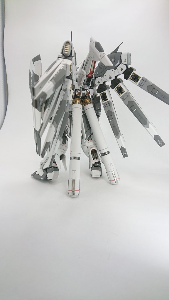 【初投稿!】RG Hi-ν ガンダム–3枚目/制作者:もっこ