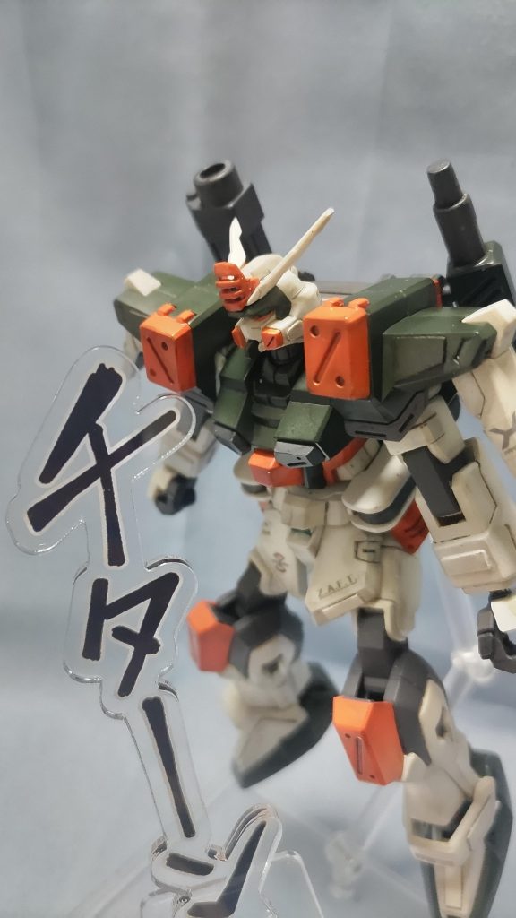 チターン バスターガンダムはSEED1作目の中でかなり好みな機体で、12月の再販時に購入し今回制作しました。かなり前の発売なので稼働は足りないものの、プロポーションはかなり満足。先日ライトニングバスターの製品化が発表されたので、いつか並べてみたいですね。