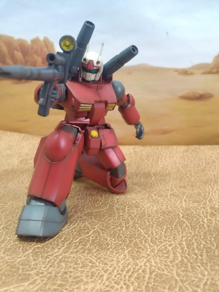 😁😁~~~このポージングがしたかった~~~🤗😚膝関節…例えばザク等でしたら私の場合、180°まではいきませんが、できるだけ膝を曲げられるようにを目標に可動改造制作しているつもりなのですが、今回はこれくらいで十分…🤔ヨシ!これ以上膝を曲げるポージングはこのガンキャノンではしないと思い、そして、今回は見た目も意識して可動改造しておりますので、膝を曲げた時の蛇腹?があまり目立ち過ぎぬよう…🤔立膝した時のシルエットが、私の好みになるよう…🤔私なりに考え、いつもの2点可動点ではございますが、その間隔を少し〘狭く〙とっております!😚..