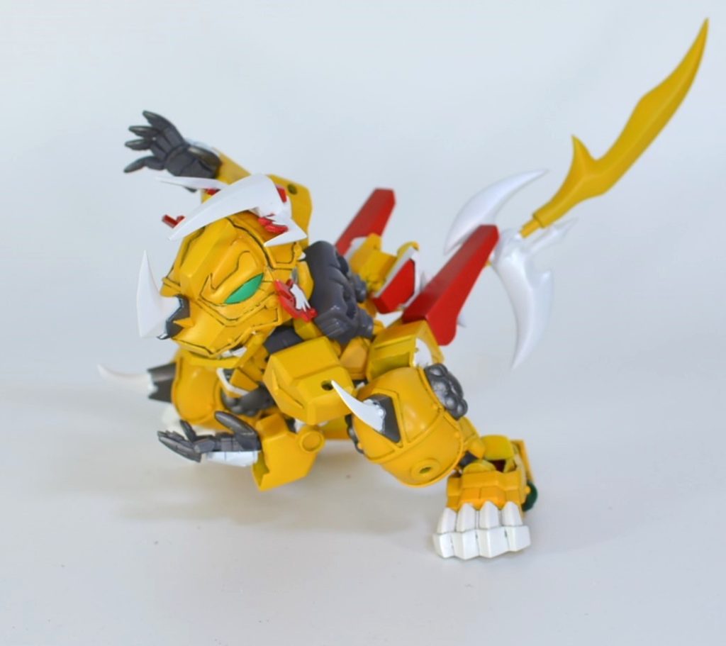 元キットは動かん形態だったのでLGBBクラスのポージングができるよにしています。武器のしっぽがいい感じにカウンターウエイトになっているので全然倒れない。武者姿より撮影楽でした(笑)武者姿とは対照の下半身どっしり△シルエット。ここまで前傾させてても頭が前を向けるのは仕込んだ首可動のたまもの。