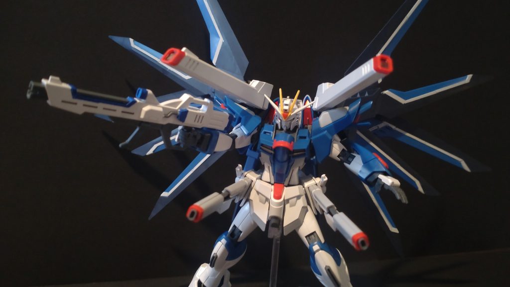 羽の白いラインはガンマカのシャインシルバーの上からガンマカのニューホワイトを吹いてます！