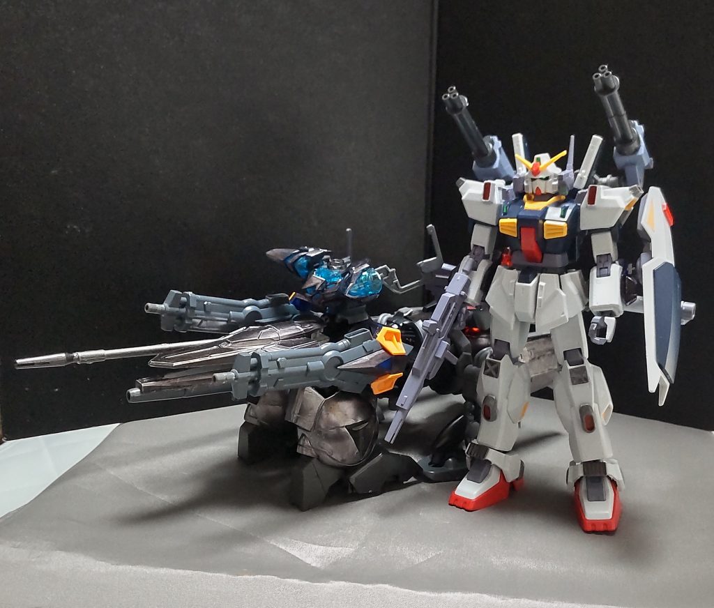 今回はオプション機体を付けたいという気持ちになったので、ZZガンダムに出てきた「メガライダー」っぽいのを作ってみました。この機体のメインボディは軍馬です。※これまでの乗り物シリーズの技術を駆使しています。