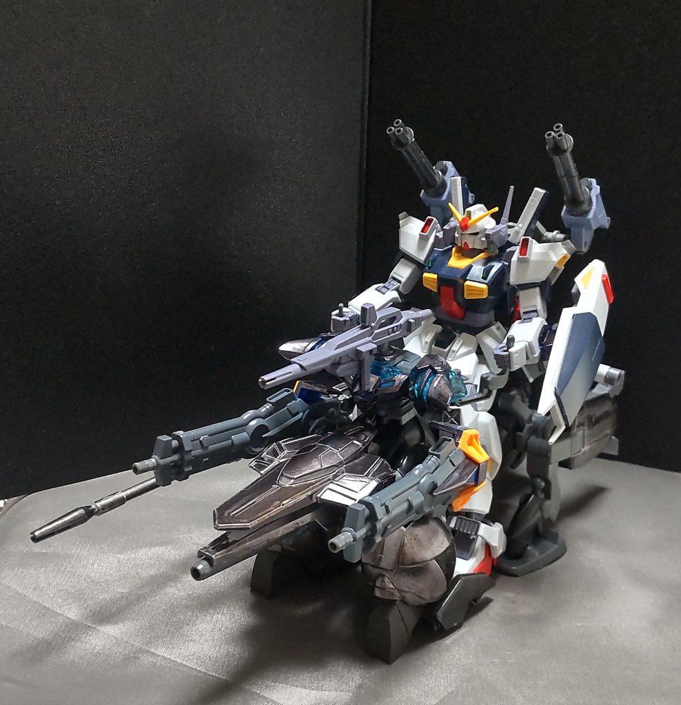 メガライダーⅡ搭乗形態※基本はホバー移動ですが、空中も行けるという設定です。○武装一覧・ビームキャノン（2門）・メガビームランチャー（先端）・ガトリングガン（mk2より使用する）・ビームライフル（mk2のをコックピット部に取付けて使用する）・ロングライフル（機体後方に取付けていれば使用可能）