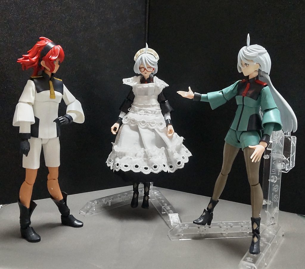 ミオリネ「スレッタ、これが学園に新しく設営されるメイド学科の制服よ。」スレッタ「可愛いですね!……ところでこのミオリネさんそっくりなメイドさんは誰ですか?妹さんですかっ…」ミオリネ「違うわよ……これはあのクソ親父がアンタの母親に頼んでGUND技術を利用して作らせたアンドロイドよ…」スレッタ「へぇ……じゃあ、メイドさ……いや、ミオミオ、お茶持ってきて!」ミオメイド「かしこまりました、ご主人様」