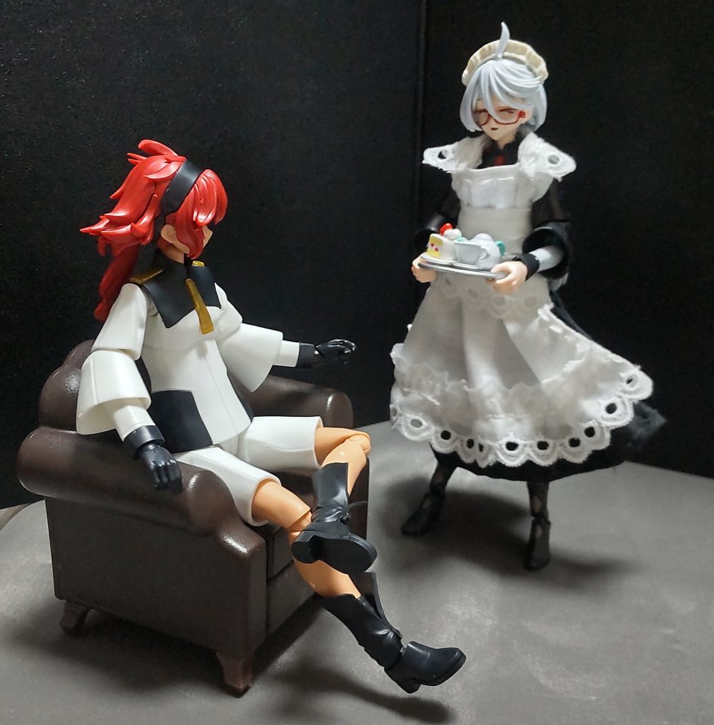 ミオメイド「ご主人様、お茶とケーキをお持ちしました。」スレッタ「あ、ありがとうございます!」