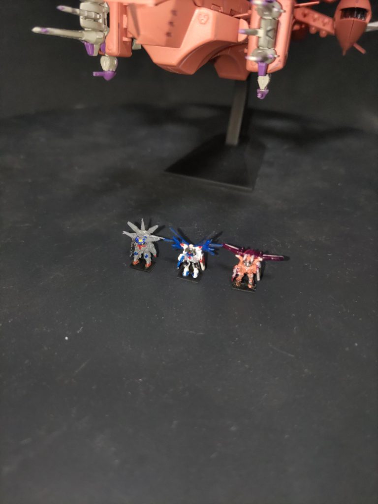 フリーダムガンダム、ジャスティスガンダム、プロビデンスガンダム