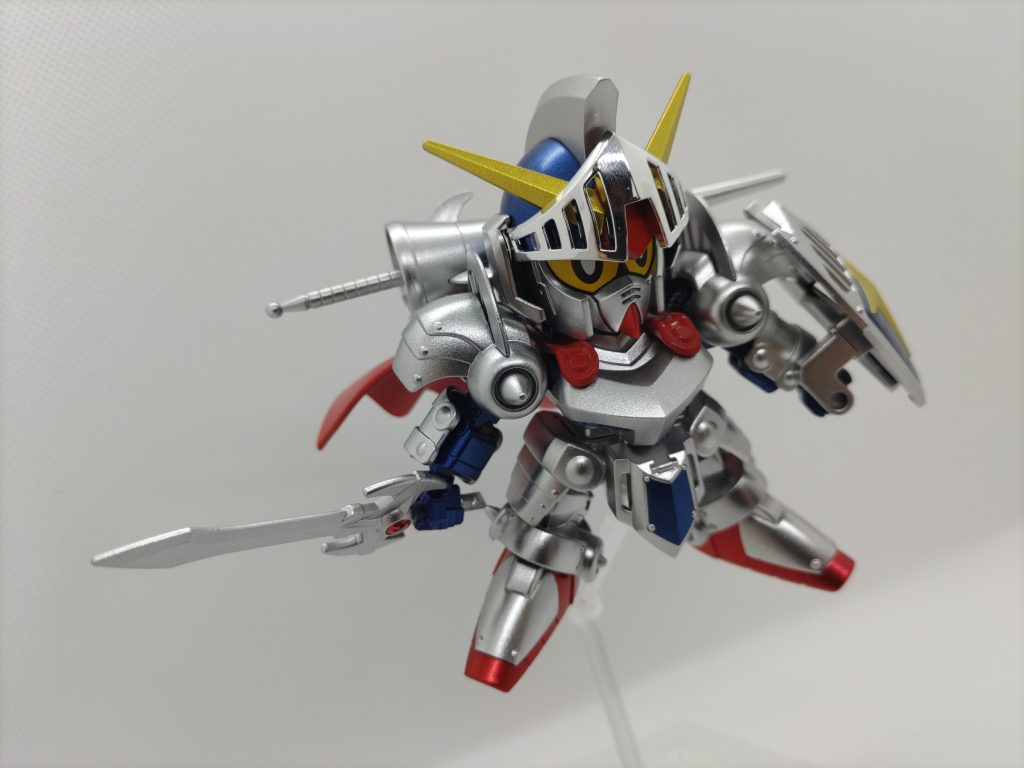 初めてのエアブラシ塗装だったので練習にとBB戦士を選んだのですが、昔のBB戦士と比べると部品が多くて苦労しました(gundam-kao9)