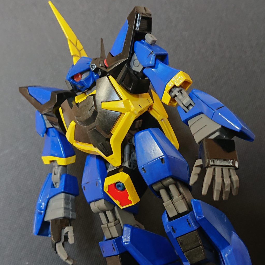 アニメのイメージに近づけたく青と黄色を塗り直し眼も少し大きくしました