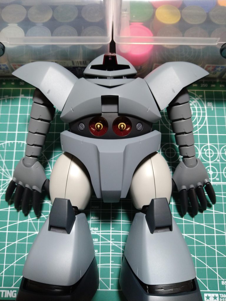 基本塗装の終わった状態。