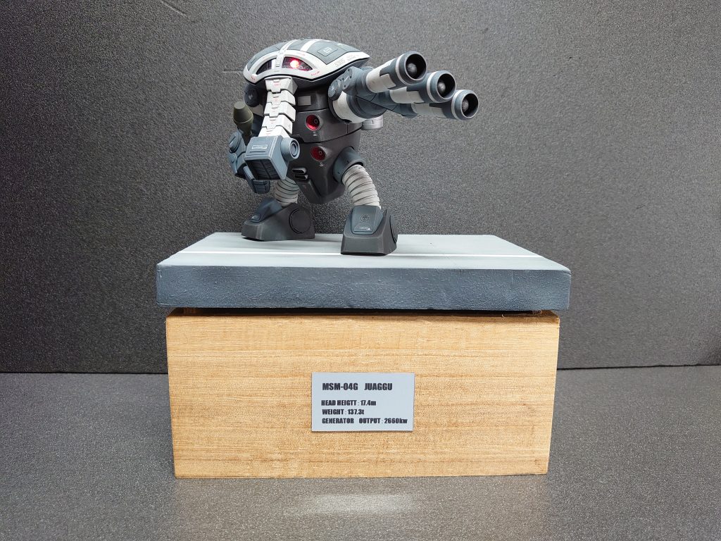 台座も作りました。