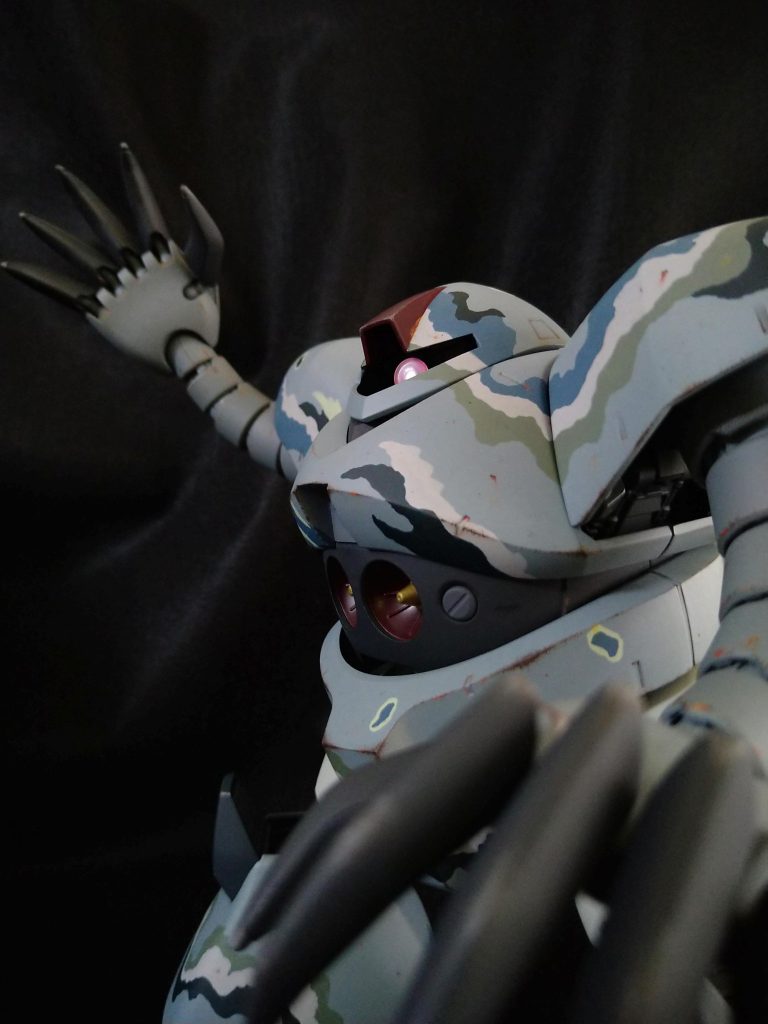 水泳部の皆さんは携行装備を持たないので、ポージングが単調になりやすくて困ります(笑)ただゴッグのクローは表情をつけやすいので、結構ありがたいです😁水泳部のクローでは一番好きかも。