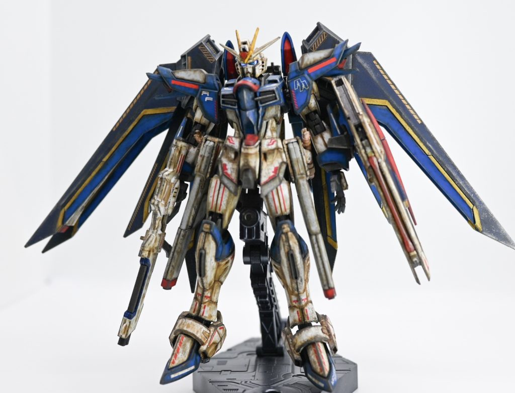 模型としてみると、どうしても背中に大きなものを背負っているので、自立は諦めましたw自立も可能なのですが、前のめり姿勢になってしまいかっこ悪くなってしまいます