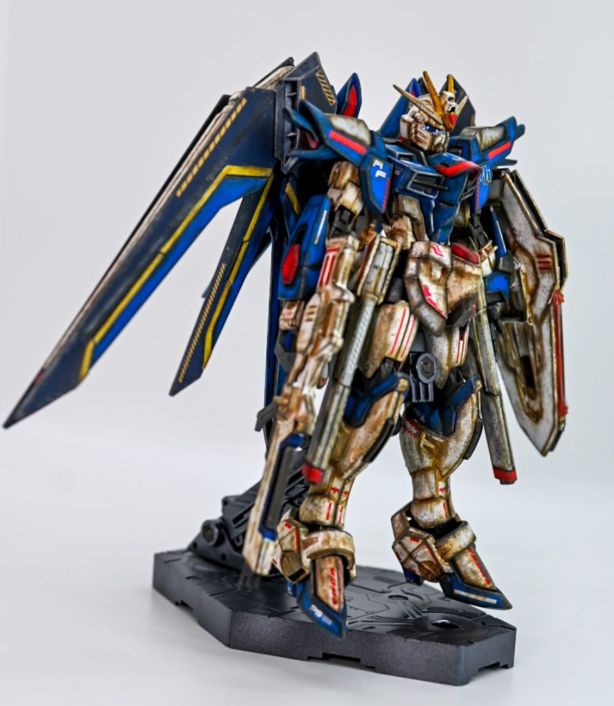 羽の白ラインは金に変えてみました。