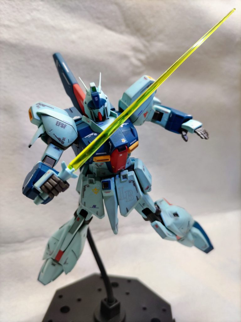 サーベルの柄が広がってるタイプでカッコいい