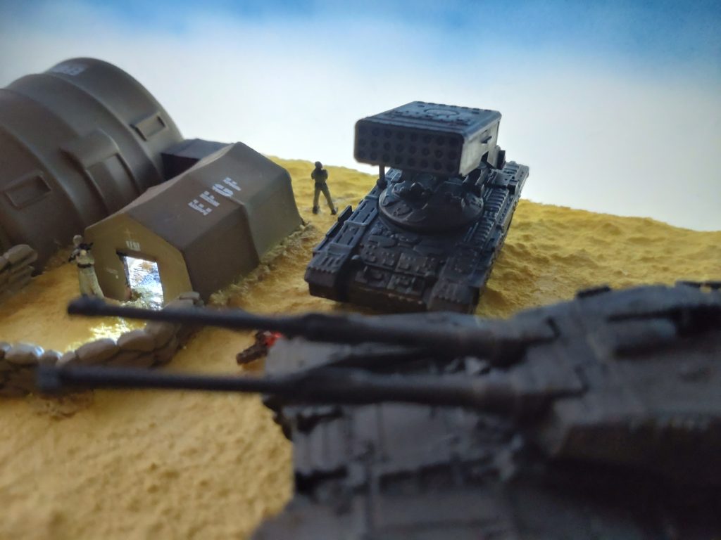 砂漠の駐屯地ー夜明けー–7枚目/制作者:む〜たん