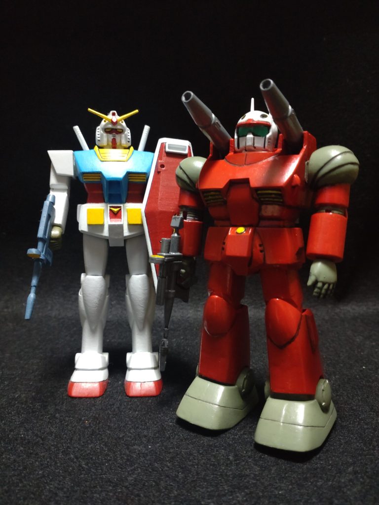 ガンダムと。次はガンタンク作って、V作戦を再現したいです!