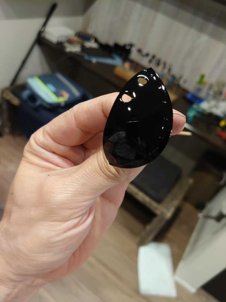 サフレスでガイア Ex-ブラックから下地塗装スタートしました