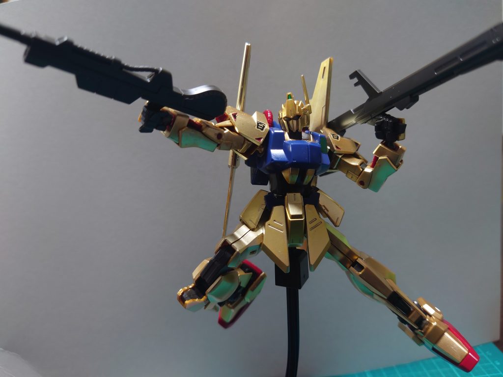 塗装後、つやありのトップコートをしています。めちゃくちゃギラギラになったので嬉しいです