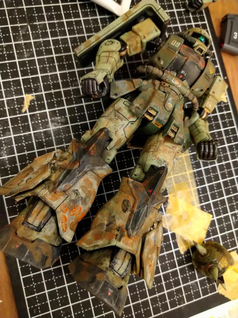 地上を滑り走り歩く…汚れるよな…いつもそう思うので、どんどん汚くなります。ケープで塗装を剥がそうがカッターで表情を付けようが、結局は表層に汚れが重なるので、前段の工程跡は殆ど分からなくなるのが学習能力が足りないところ…（ 永遠に学べない）（ 遅滞地獄底）