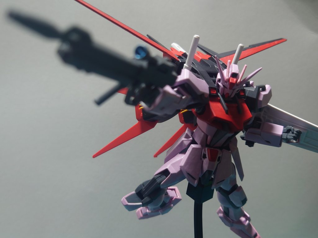 本体....ストライクルージュピンク赤...モンザレッド足のピンク...さくら色シールドの黒...つや消しブラックセンサー部...ルミナスメタグリーン、メタブルー塗装後、プレミアムトップコート