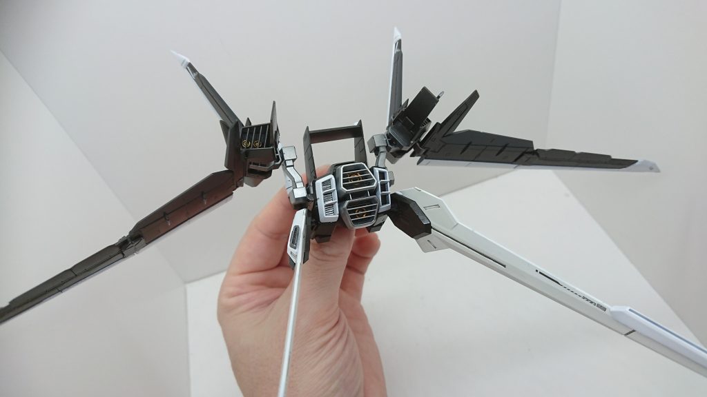 羽は今後デスティニー変更予定なので塗装とデカールで