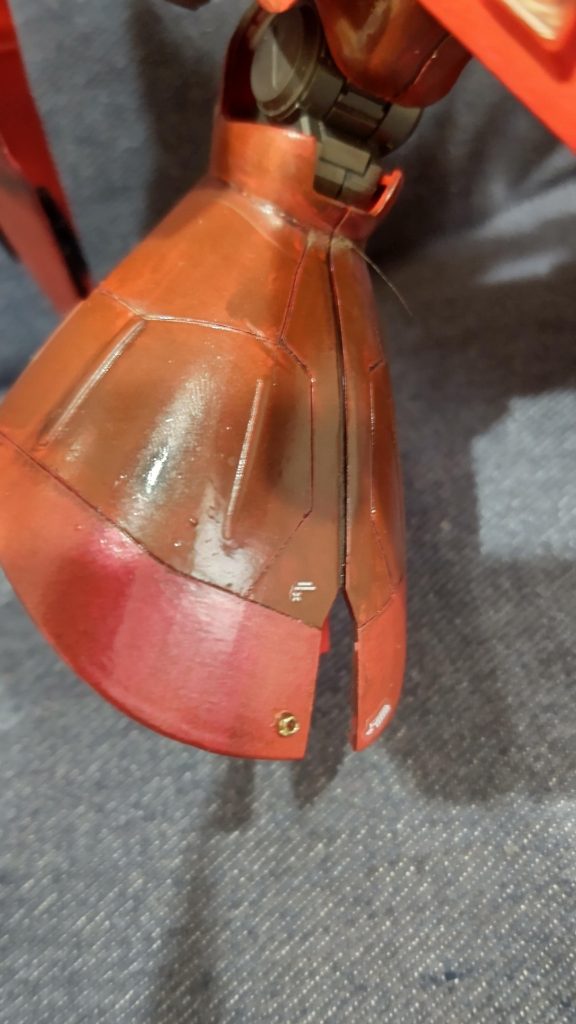 手芸店で買ったビーズを埋め込んでみました。