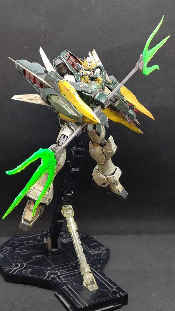 ナタクと呼ばれたガンダム–3枚目/制作者：ドラゴ少佐