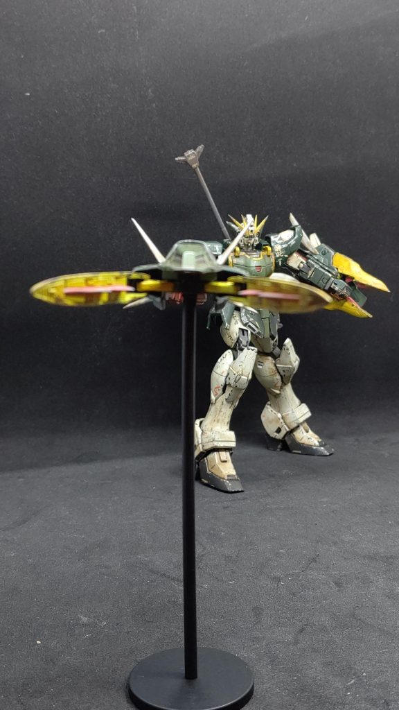 延長パーツを組み合わせてドラゴンハングを延ばせます。片腕に集中すると今まさに迫ってきそうな雰囲気が出ています。